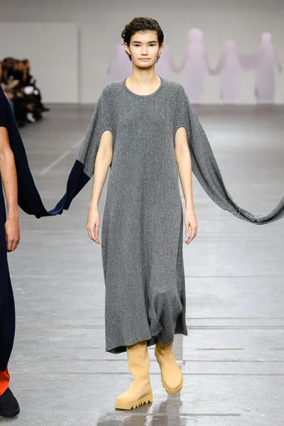 Look 69